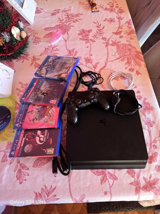 Playstation 4 slim