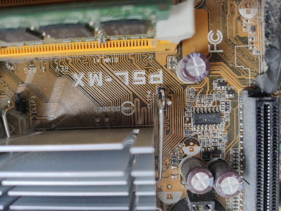 Материнська плата.