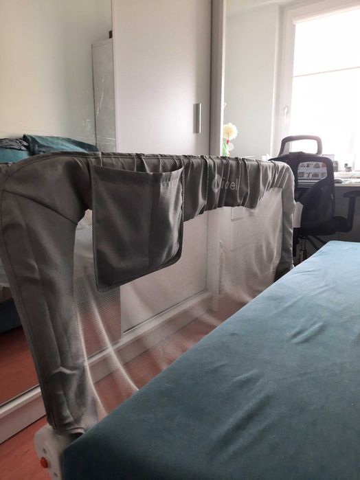 Barierka bramka ochronna Lionelo Hanna zabezpieczająca do łożka