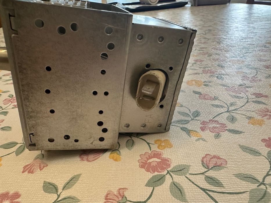 Magnetrão para micro-ondas – para peças ou por testar