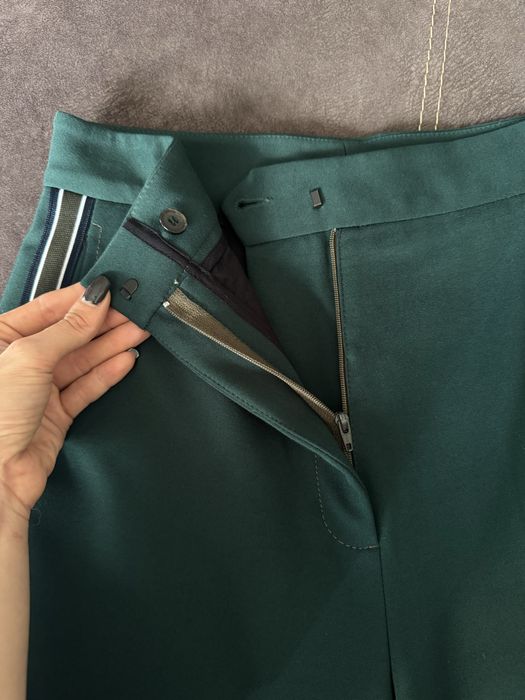 Брюки з боковими смужками sandro