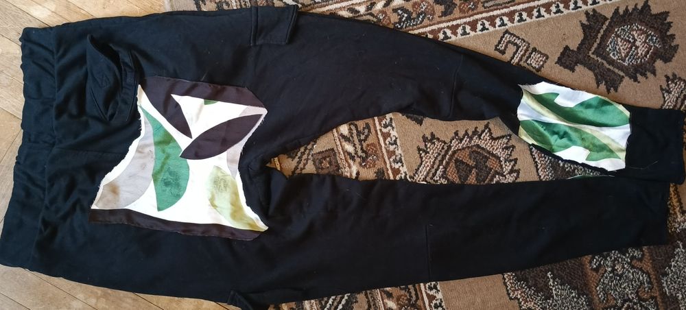 Spodnie dresowe czarne patchwork kieszen slim zwężane bojowki