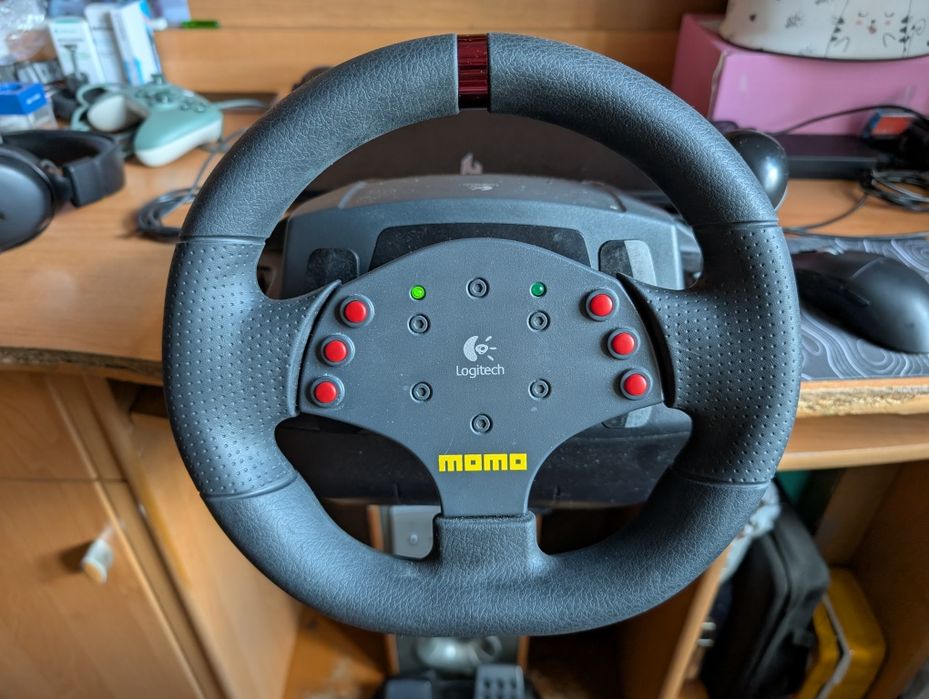 Продам руль Logitech momo racing