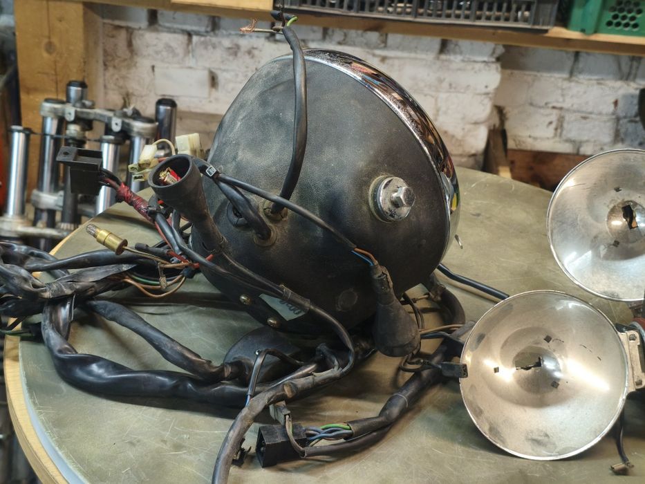 BMW R75 R80 r100 lampa reflektor kierunkowskazy lusterka boczki kołpaki emblemat koguty lampa błyskowa policja Hella KL70 niebieska halogen
