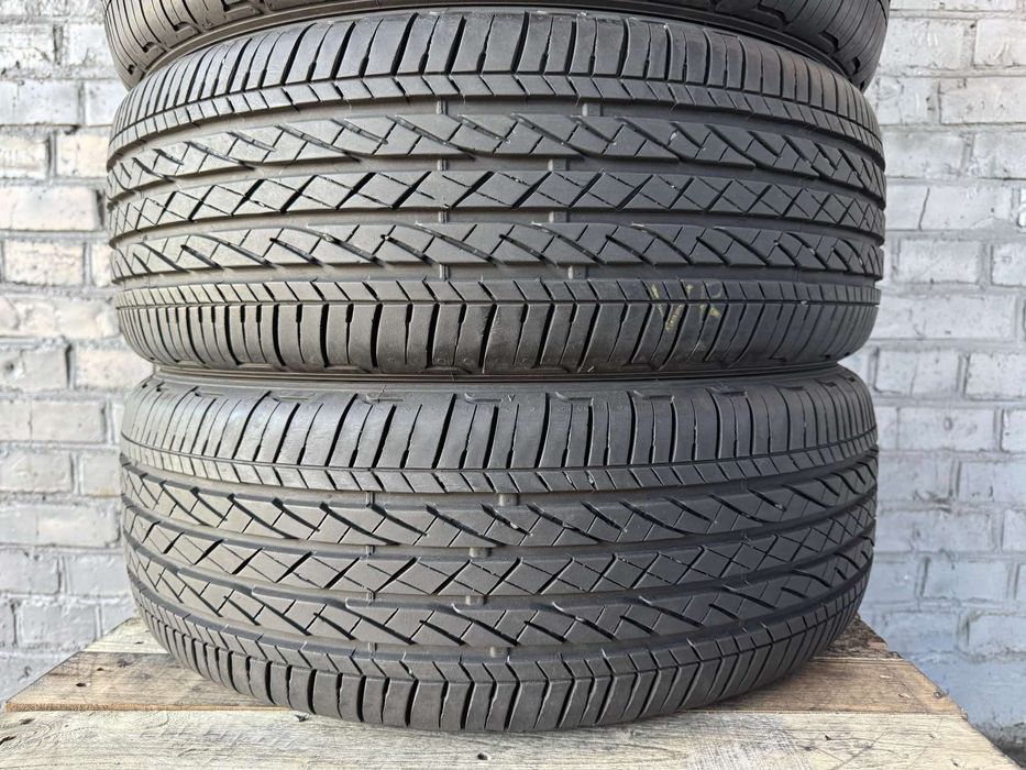 Майже нові літні шини Bridgestone 215/60 R17