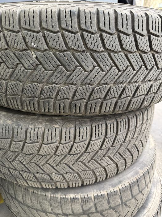 Шини зимові 215/70/16 Michelin