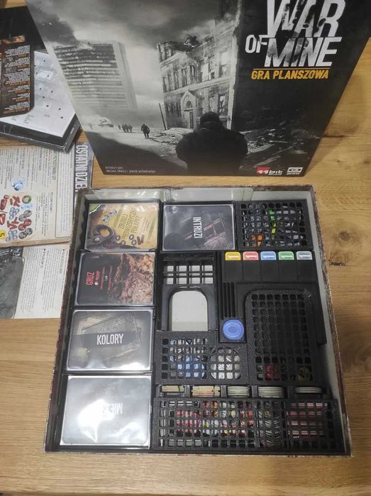 Insert 3D do gry planszowej This War of Mine – mieści 2 dodatki