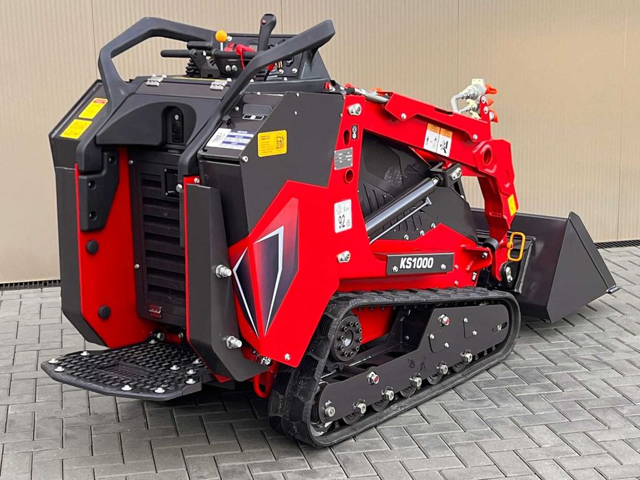 Carregadora RHINOCEROS KS1000 motor Kubota
