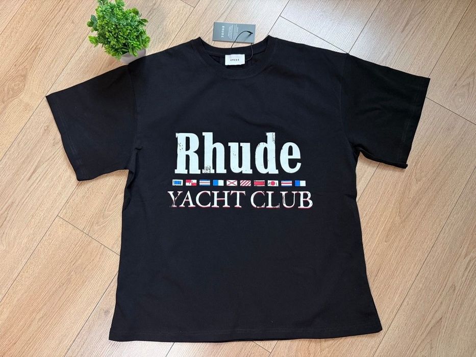 Футболка від бренду Rhude