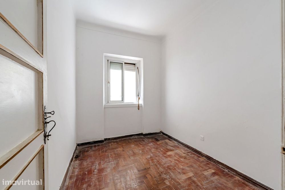 Apartamento T2 à venda na Rua General Humberto Delgado