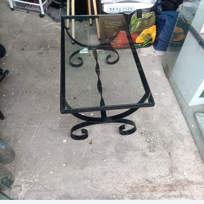 Mesa de centro estilo antigo