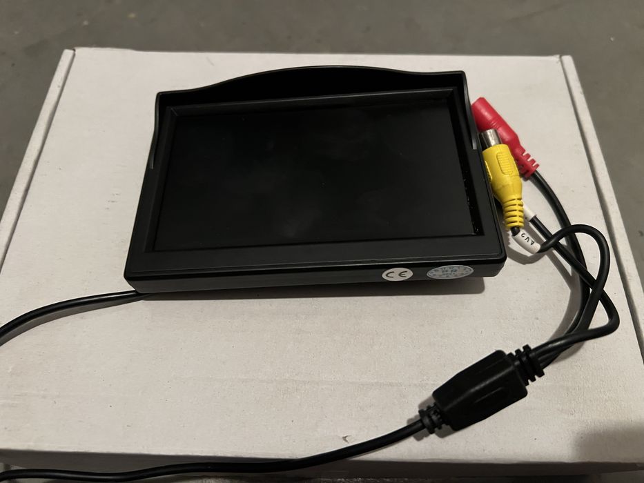 Monitory do kamer cofania