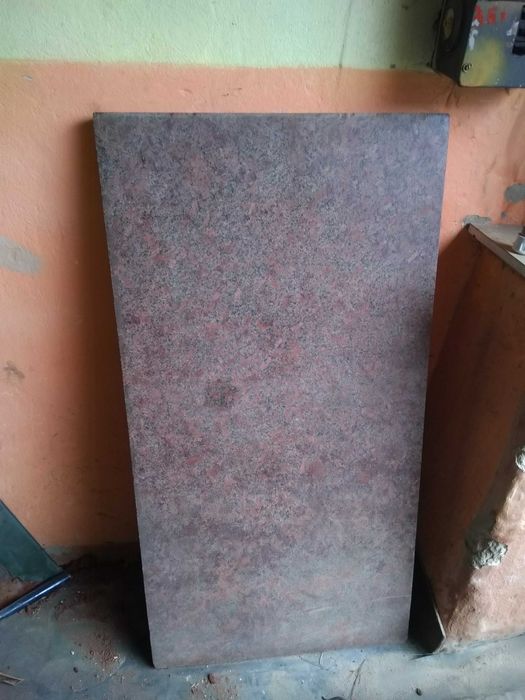 Мраморная плита 110 см х 58,5 см. Толщина 4 см.