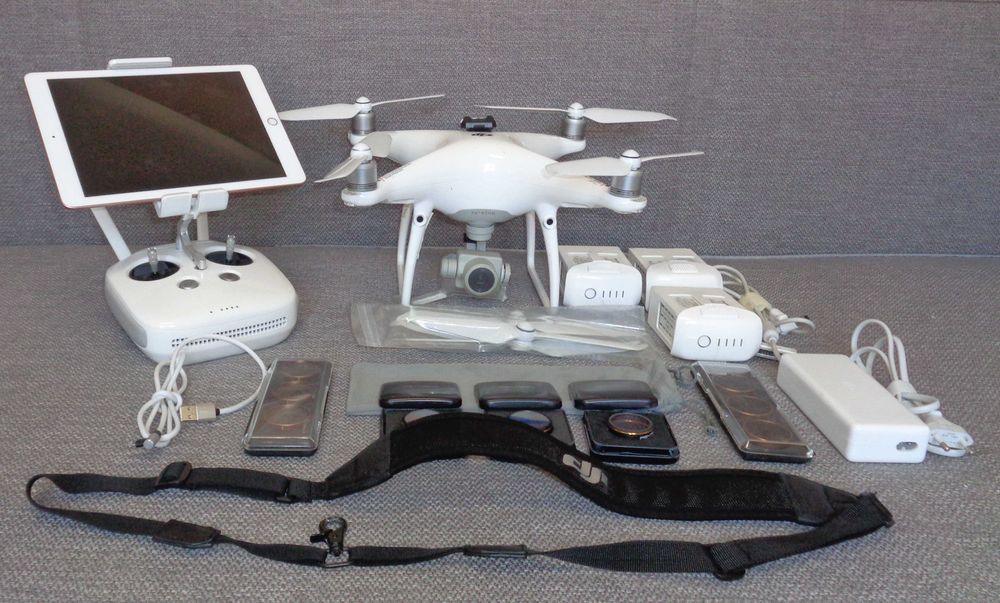 Dron DJI Phantom 4 Pro V2 + akcesoria + 3 baterie + tablet IPAD A1893