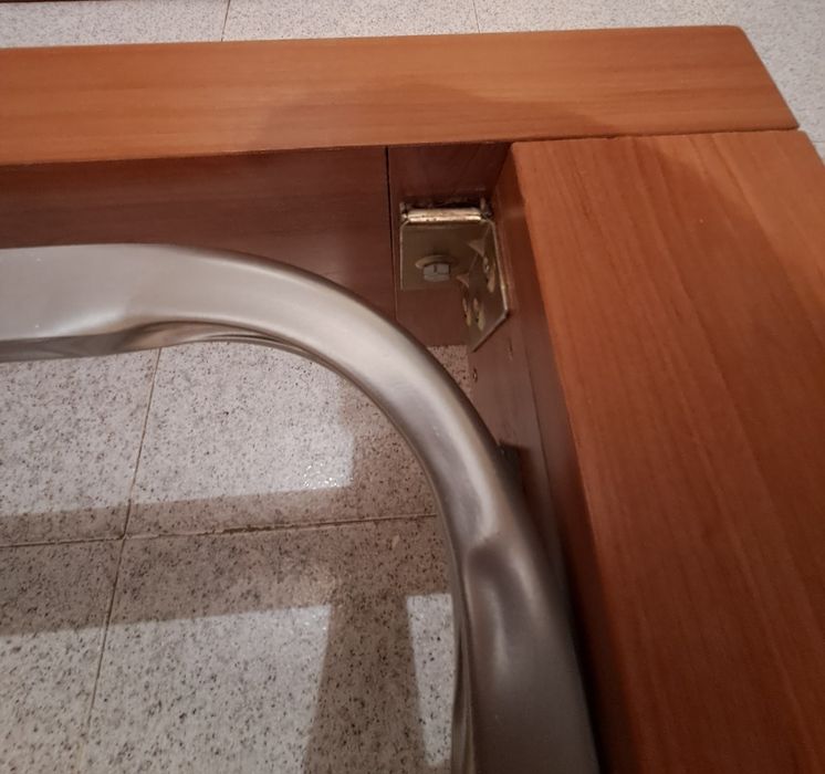 Cama em madeira maciça