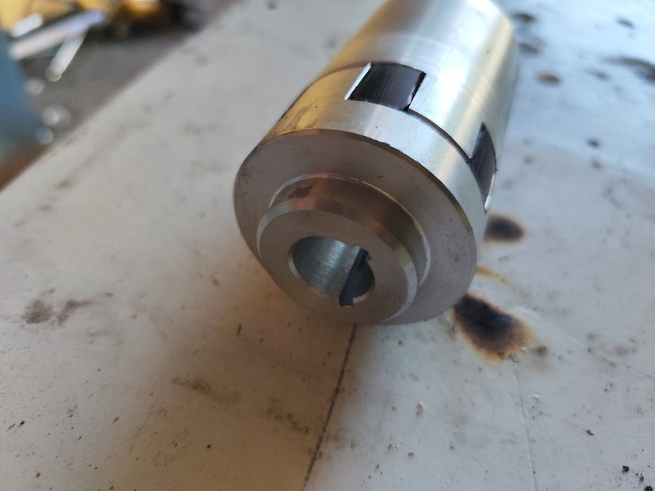 Sprzęgło kłowe 28mm/pompa hydrauliczna druga grupa