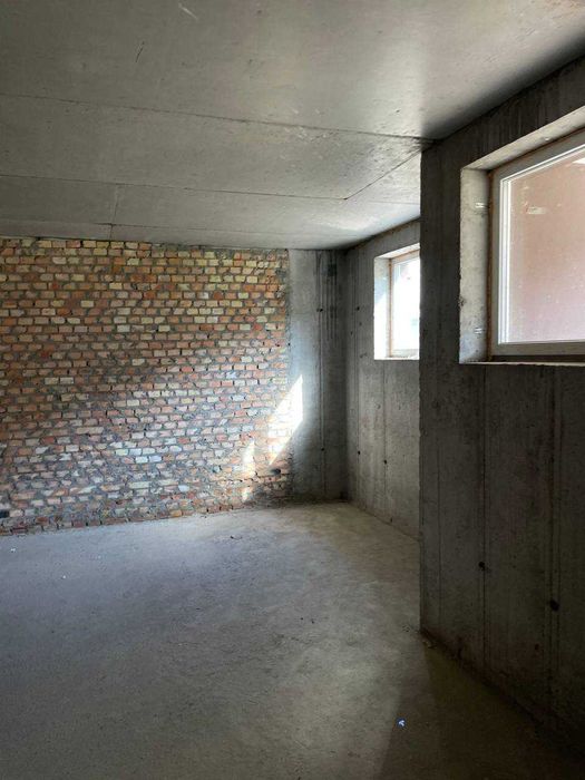 Продаж комерційного приміщення під магазин, шоурум, студію  69.2 м2