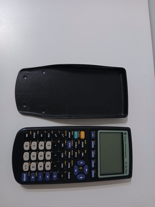 Calculadora Gráfica Texas TI 83 Plus usada