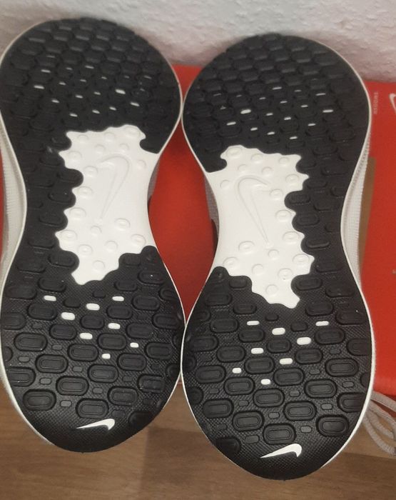 Нові Nike Revolution 7( 44)