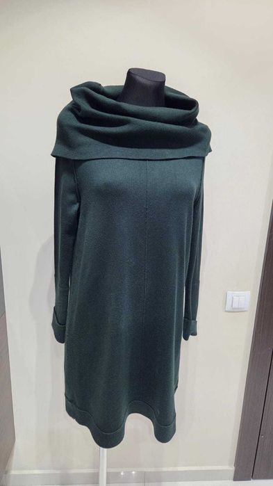 Sukienka swetrowa z golfem r. 38 / 40 zielona