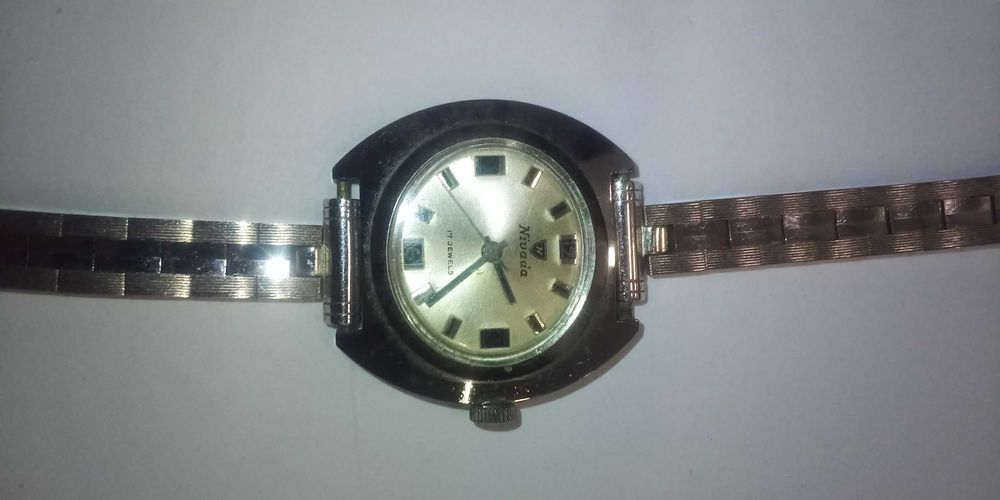 Relógio suíço nivada vintage