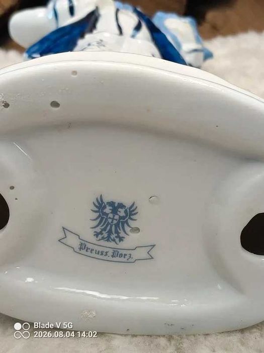 Stara porcelanowa figurka lata 60 sygnowana