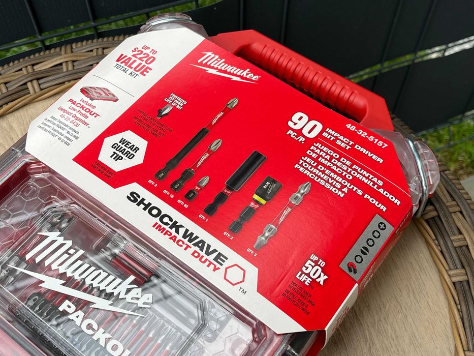 MILWAUKEE bity 90 czesci PACK OUT kuferek