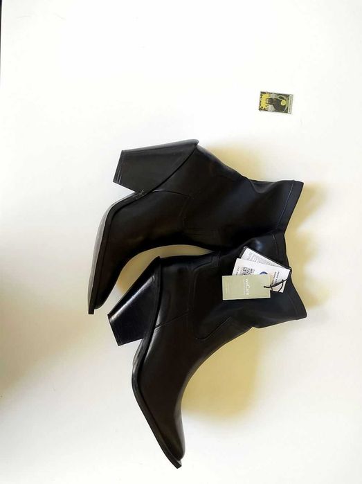 Nowe czarne skórzane kowbojki botki Badura