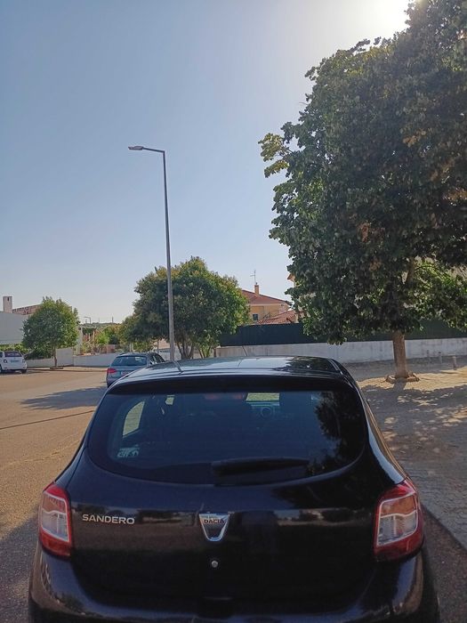 Vende-se carro usado "Dacia Sandero" de 2013, em bom estado (Elvas)
