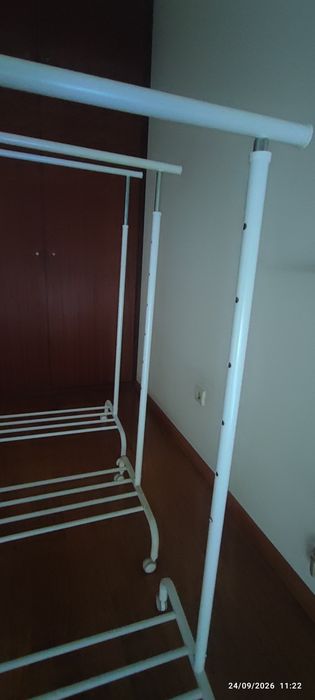 Suporte para cabides