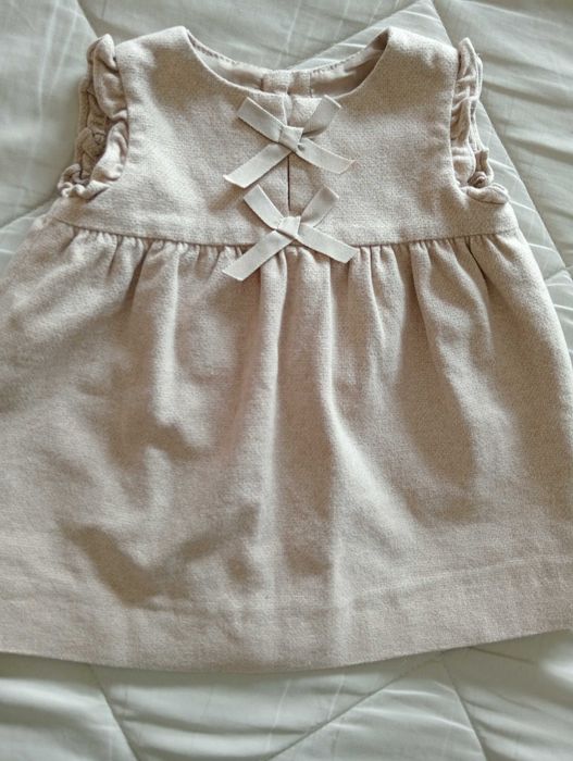 Vestidos de bebé 3-6 meses.