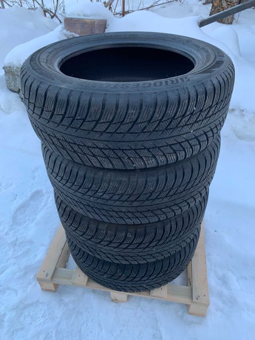 - Bridgestone Blizzak LM01AZ 225 55 17, 97H