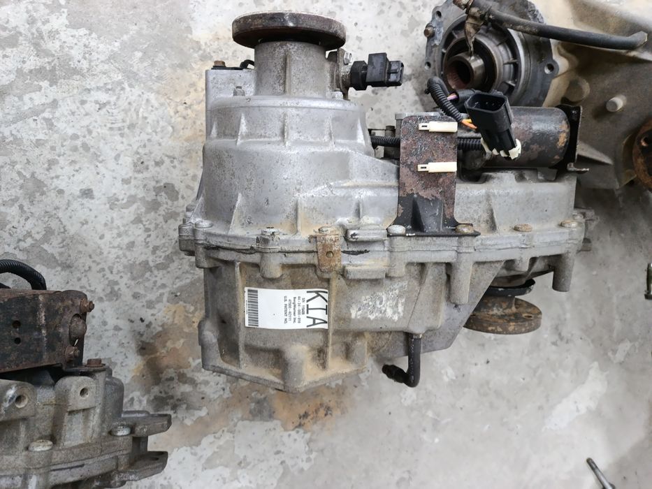 Роздатка раздатка Kia Sorento 2.5 CRDi 47300-4С110 47300-3С200