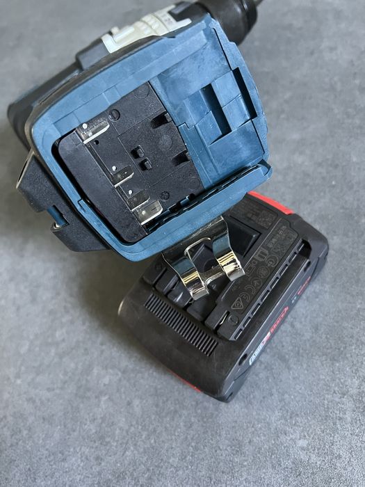 Безщітковий акум.Ударний шуруповерт Bosch GSB 18V-110C