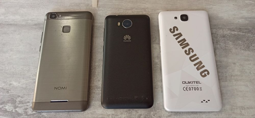 Продам смартфони на запчастини.