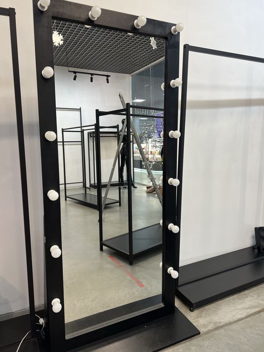 Дзеркало гримерне з підсвіткою