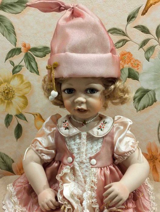 Фарфоровая кукла Anеliе от Oncrown Collection