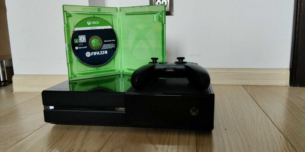 Xbox one  500gb z Fifa 23 +pad + zasilacz oryg