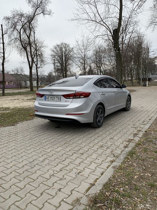 Hyundai Elantra / Avante