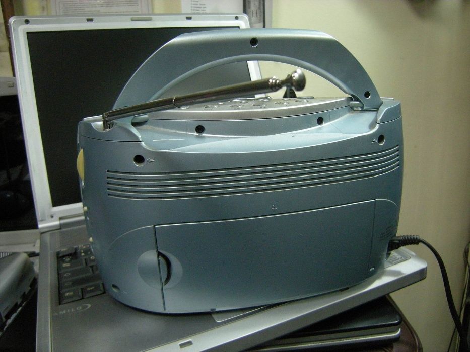 Радіоприймач Grundig