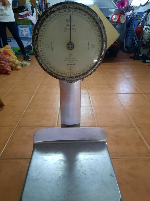 Balança inox em estado razoável