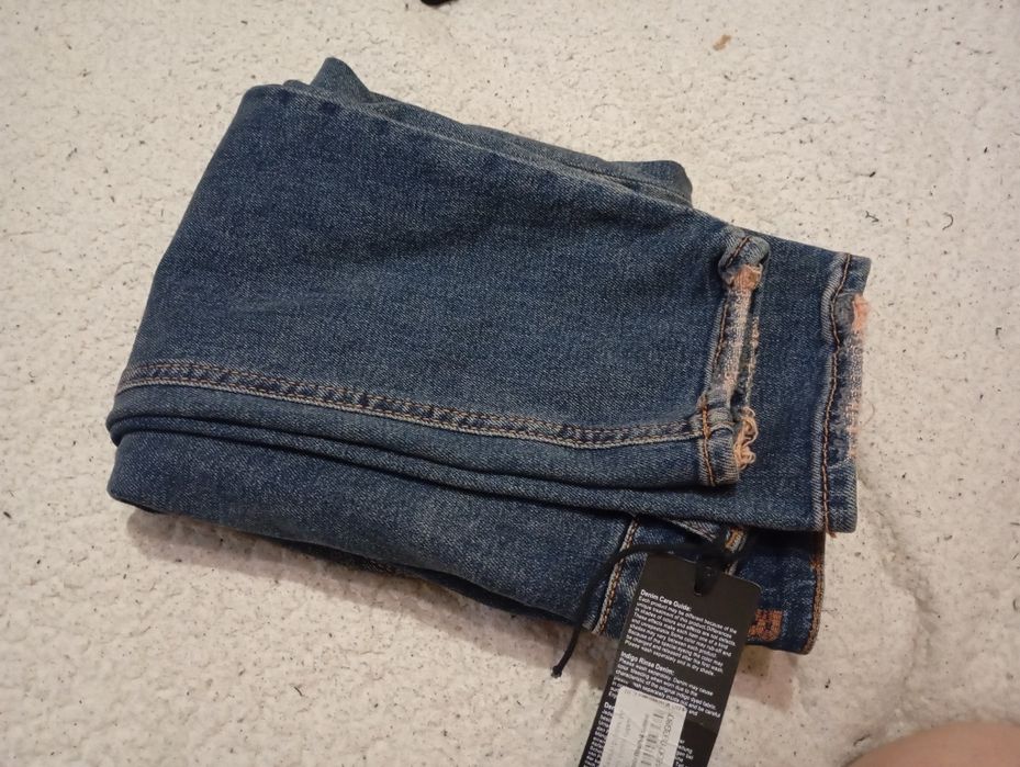 Новые женские джинсы