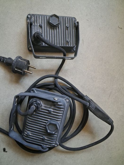 Lampa ledowa podwójna