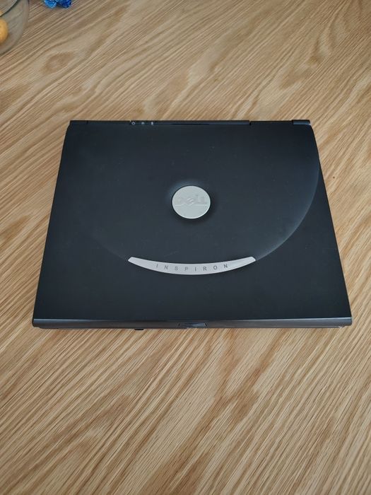 Dell Inspiron 8000.