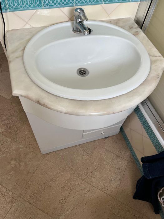 Móvel WC completo com lavatório e torneira – ideal substituição/remodelação