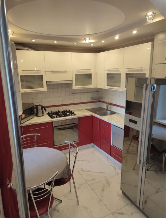 Здам чудову трьох кімнатнц квартиру/6я Слобідська/Індив опаленея