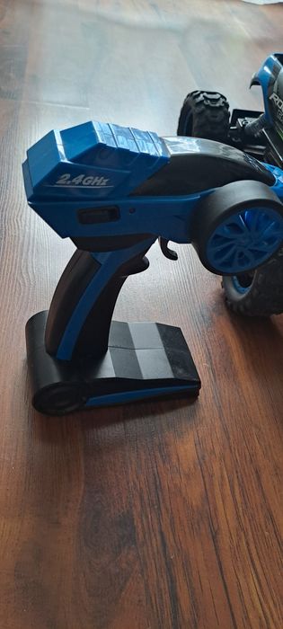 Auto RC Monster truck.