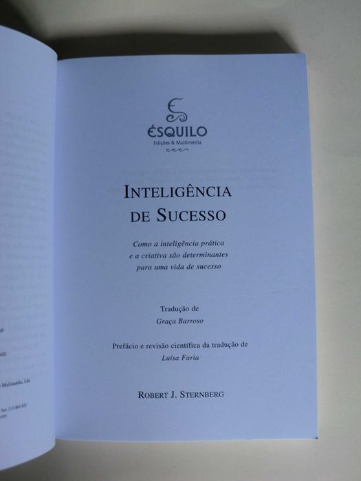 Inteligência de Sucesso
de Robert J. Sternberg