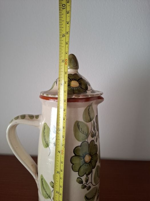 Porcelain pitcher / teapot64585241907331123