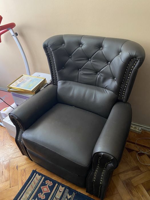 Conjunto 2 sofás em pele cinza escuro